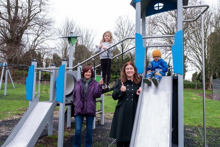 NEW PLAY AREA AT STANBRIDGE AND TILSWORTH REC GROUND
